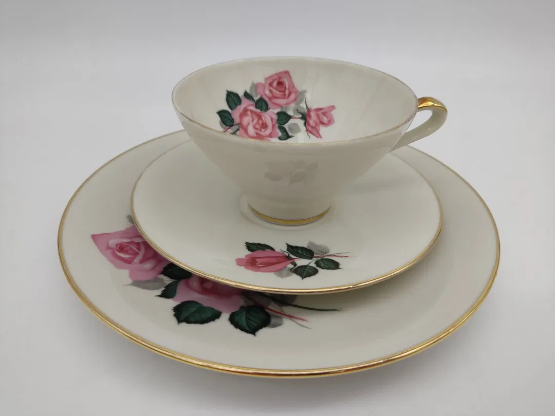 Kaffeetasse mit Dessertteller - Bild 1