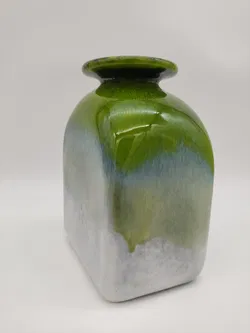 Grüne Tischvase aus Ton - Bild 3