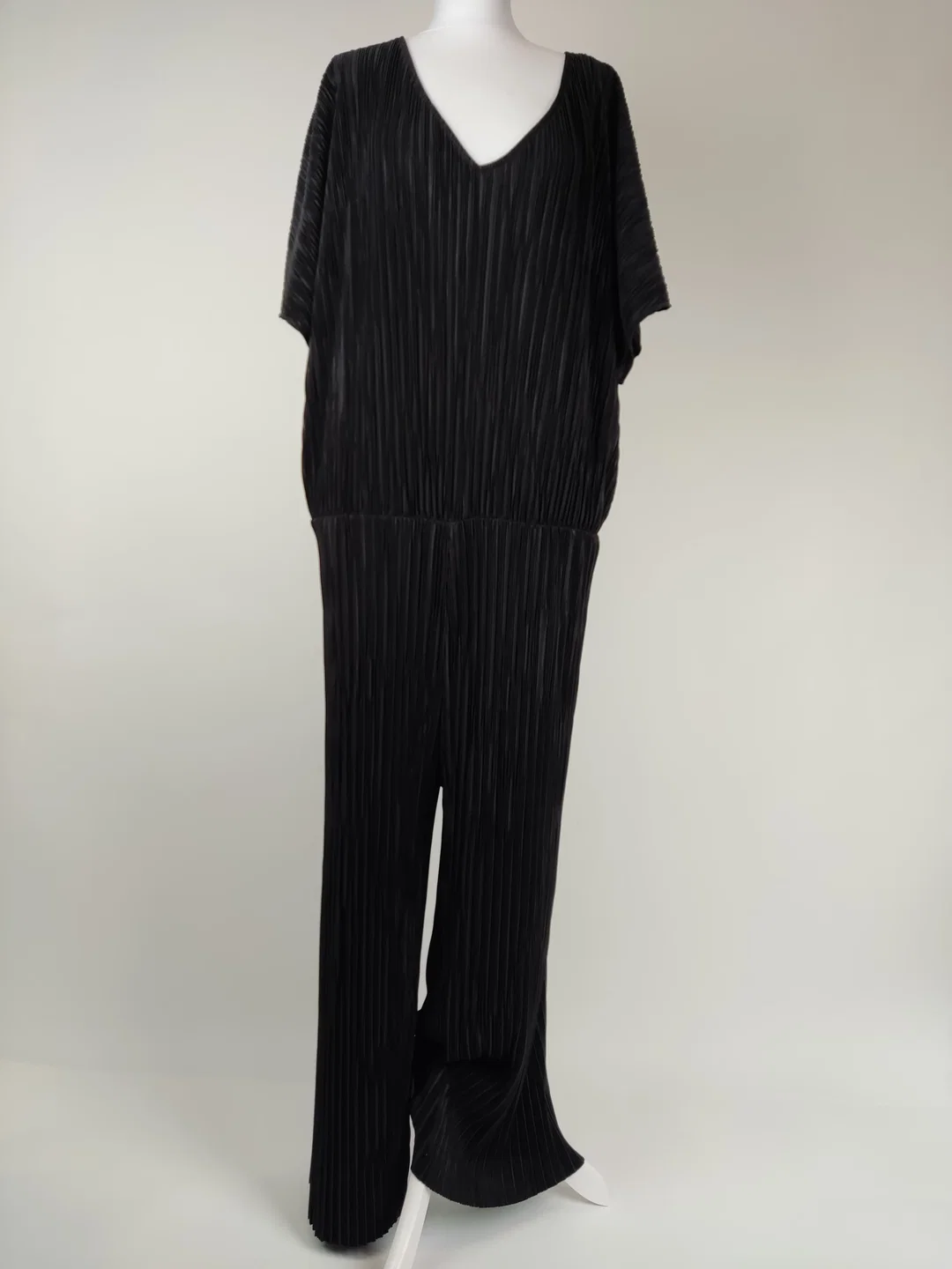 Jumpsuit s.Oliver Gr. 48 Polyester | Eleganter Alltagsklassiker – Bild 2