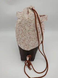 Handgefertigte Tragtasche/Rucksack aus Stoff - Bild 2