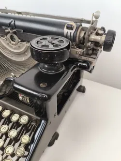 antike Schreibmaschine, Woodstock Nr. 5, Sammlerstück - Bild 5