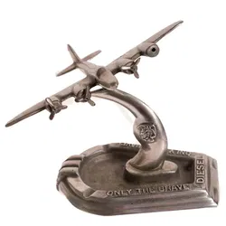 Messing-Aschenbecher Flugzeug/Diesel-Motiv „The Brave“. - Bild 3
