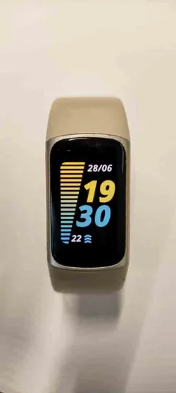 Fitbit Charge 5 Fitness-Tracker Weiß mit Originalverpackung & Ladekabel - Bild 2
