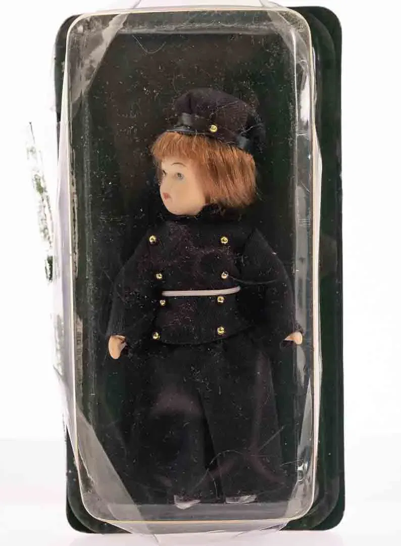  DE AGOSTINI Sammlerpuppe / Porzellanpuppe, Höhe 15cm - Bild 4