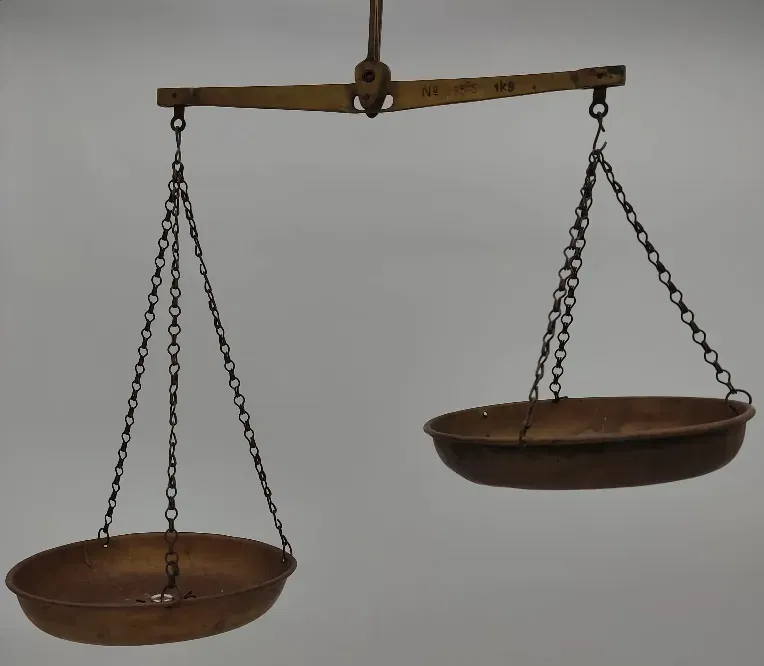 Balkenwaage Messing - Bild 4