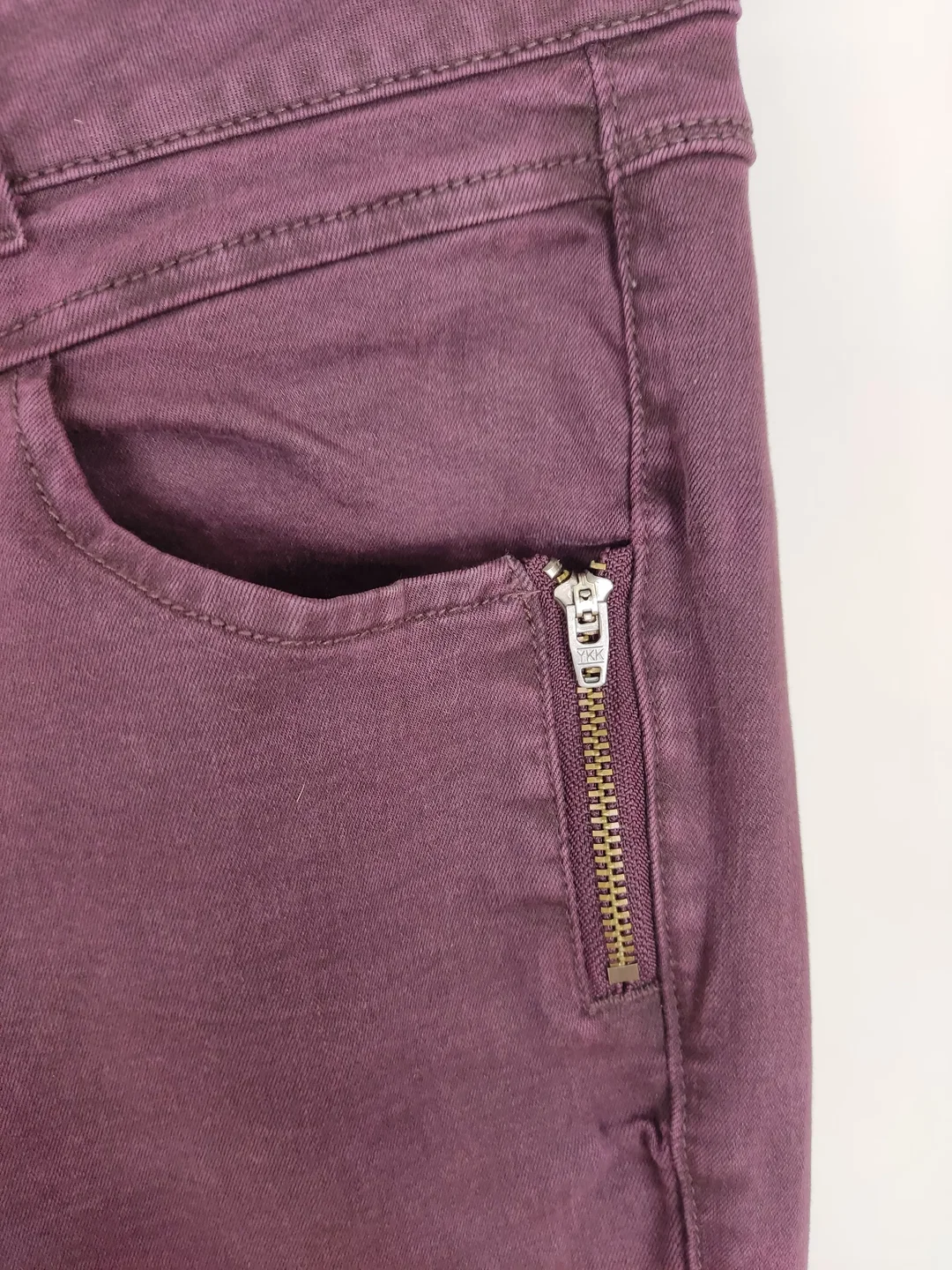 YESSICA Damen Stretch-Jeans in Weinrot, Größe 46 – Bild 2