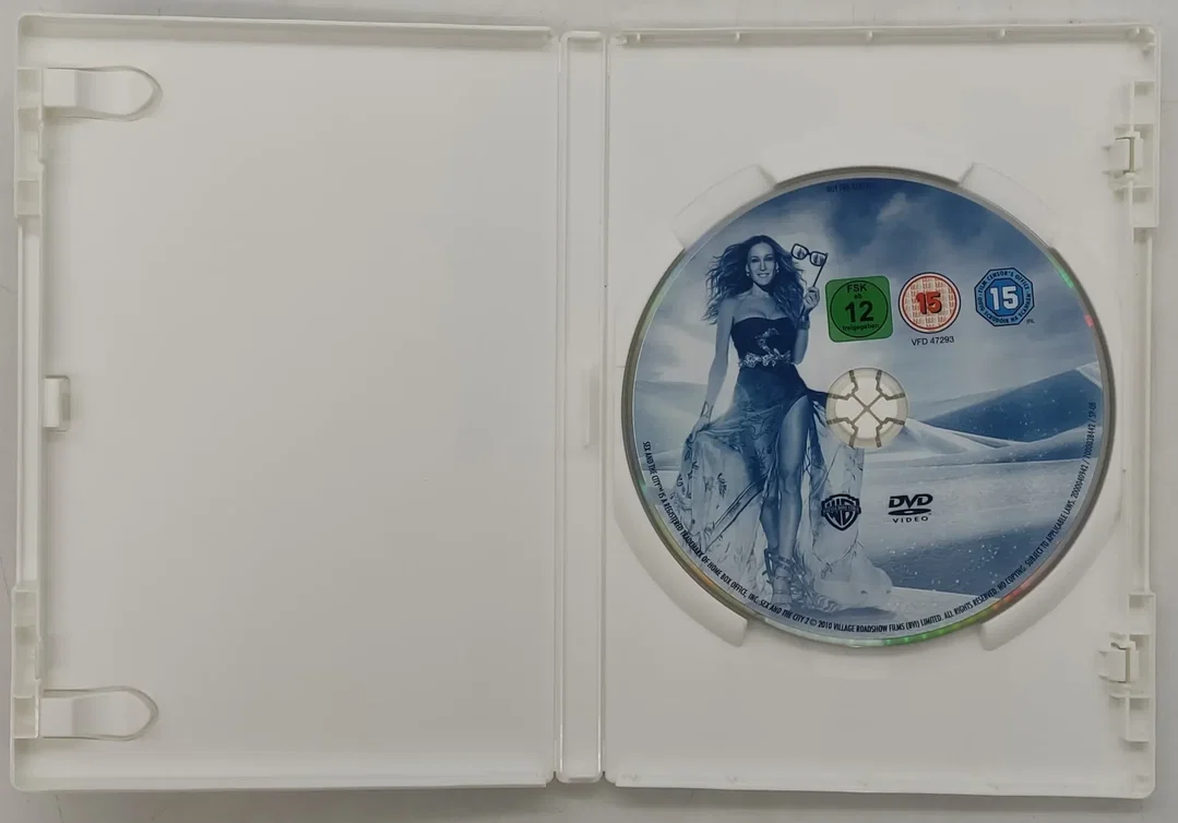 DVD "Sex and the City 2" mit Sarah Jessica Parker und Kim Cattrall – Bild 3