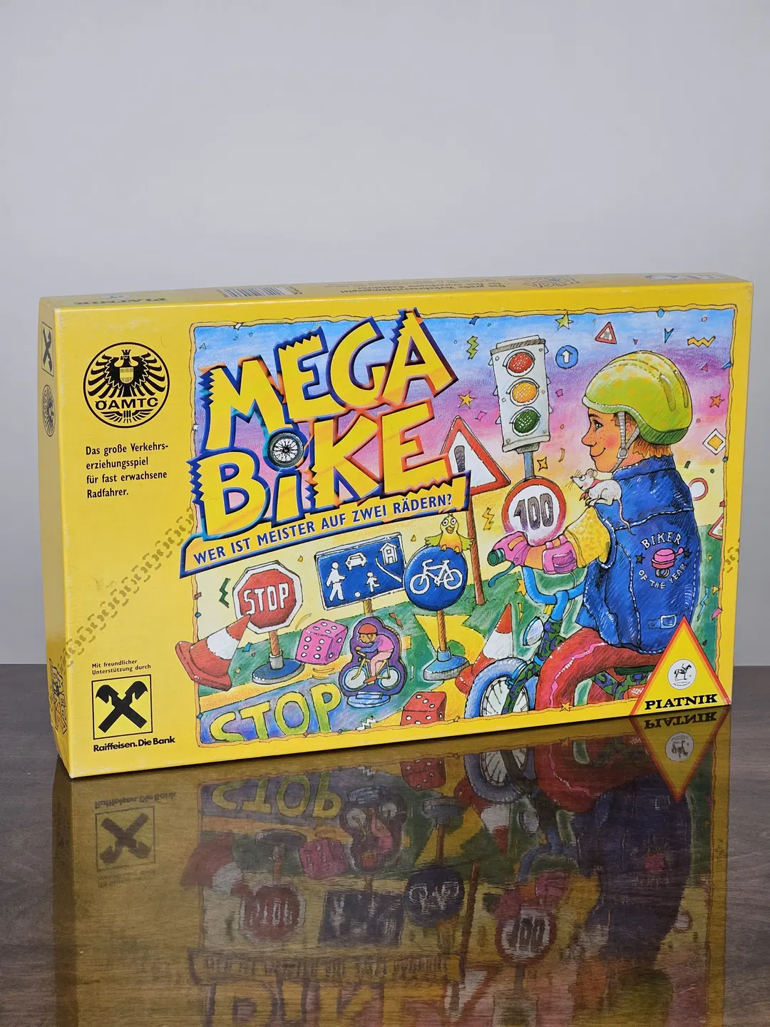 MEGA BIKE - WER IST DER MEISTER AUF ZWEI RÄDERN? - Gesellschaftsspiel - Piatnik  - Bild 1