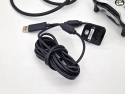 Microsoft Xbox 360 S Set - Xbox 360 Slim Konsole mit 3 Controllern, Chatpad und Zubehör - Bild 13