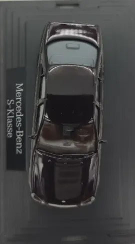 Wiking-Modellauto in Minivitrine, M 1:87, Mercedes-Benz S-Klasse facelift 2003, Dark Purple Metallic – Bild 2