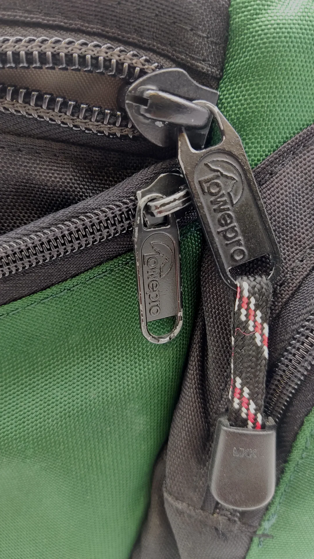 Lowepro Kameratasche inkl. Regenschutz – Bild 10