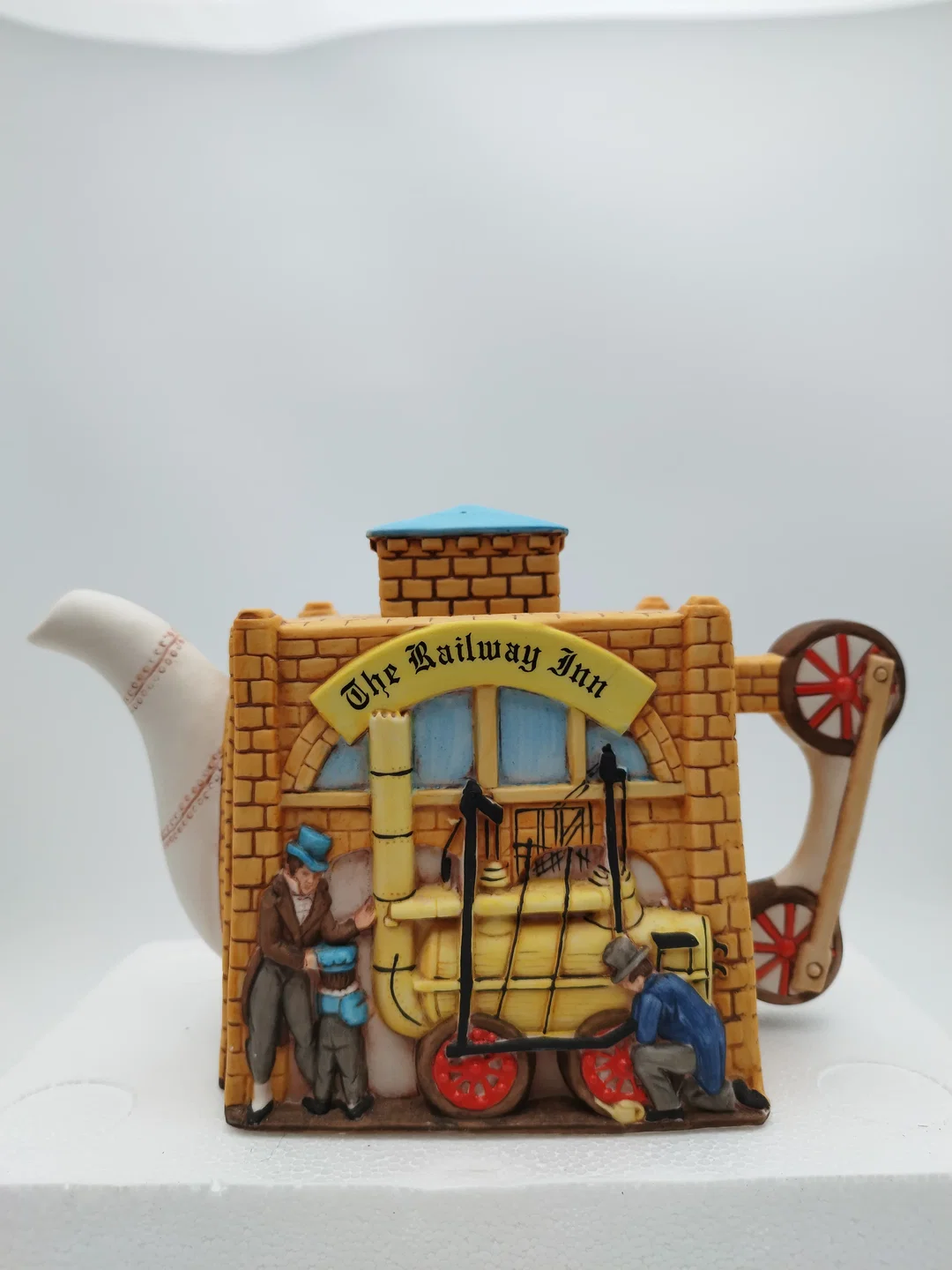 Christopher Wren - Pub Teapot 