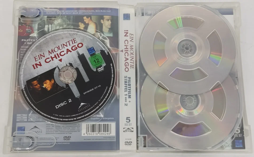 5 DVD's "Ein Mountie in Chicago"  Staffel 1&2 + Pilotfilm – Bild 4