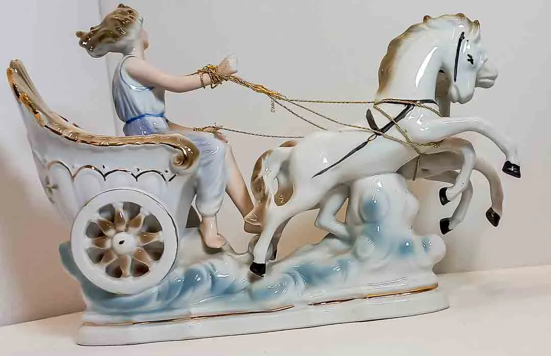 Regent Porzellanfigur Prunkwagen mit Pferden 27 cm – Bild 3