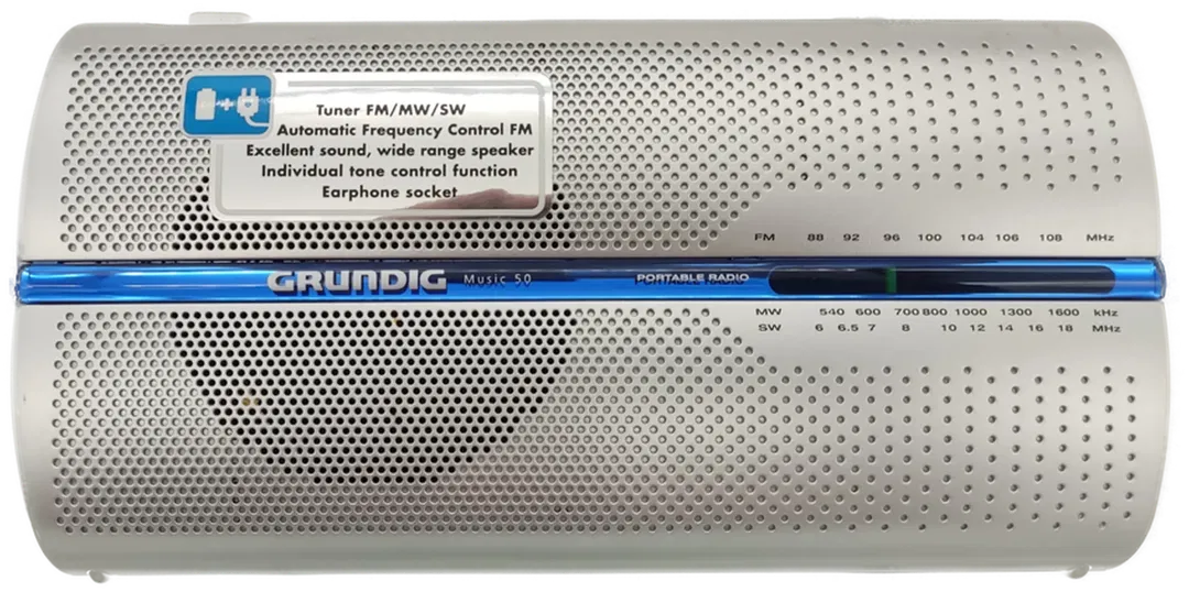 Grundig Musik 50 tragbares Radio mit Zubehör - Bild 1