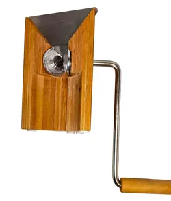 FLICFLOC Vintage Getreidemühle Handmühle Holz Metall mit Kurbel ca 28 cm für z.B. Hafer
