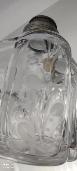 Handgefertigte Glasflasche aus Tiroler Kristallglas mit geschiffenen Blumenmotiven - Bild 6