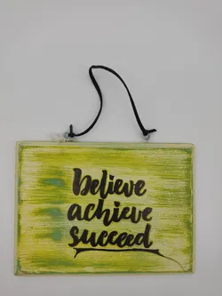 Handgefertigte Upcycling-Holzschilder mit inspirierenden Sprüchen - Bild 2