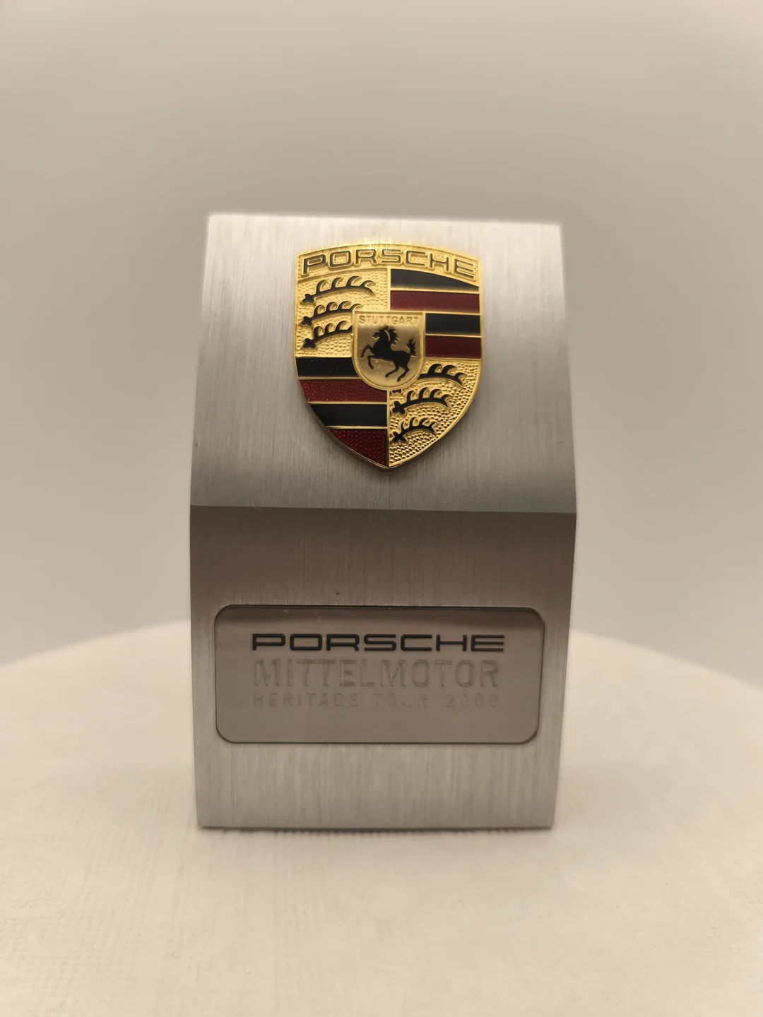 Porsche, Briefbeschwerer mit Wappen, Sammlerstück - Bild 1