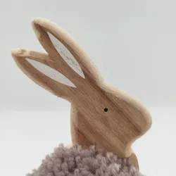 BADEN Häschen Holzfigur mit Bommelfell - ca. 19cm hoch - Bild 2