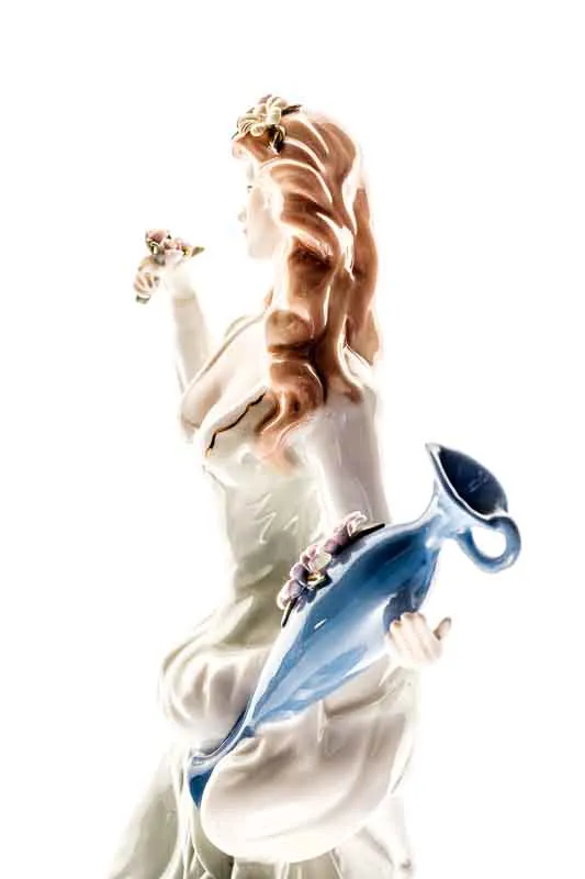 PMI Porzellan Figur Mädchen mit Vase – Bild 2
