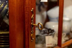 Klassische Glasvitrine, Massivholz, 1-türig, 75x40x190 cm, Vintage - Bild 3