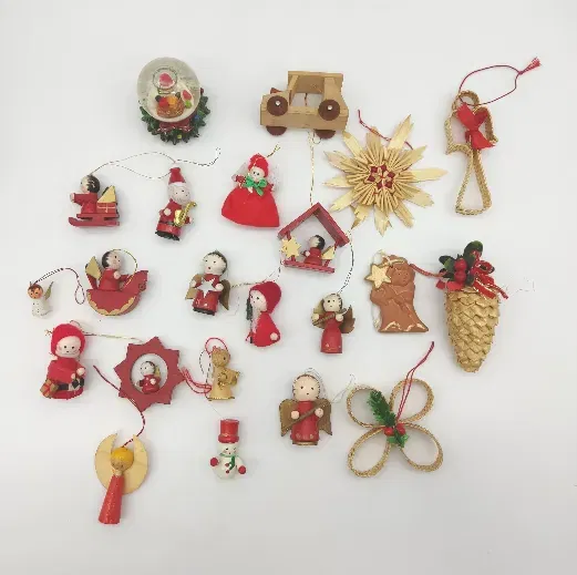 Vintage Weihnachtsbaum Figuren und Ornamente aus Holz - Bild 1
