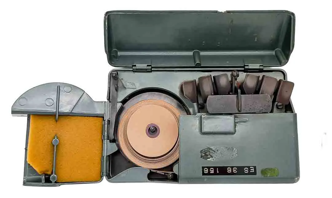 Blindenschreibgerät Marburg – Prägemaschine für Blindenschrift (Braille) - Bild 2