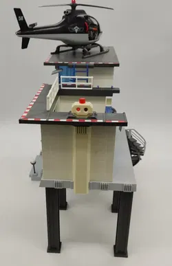 Playmobil Polizeistation & Hubschrauber Set mit Gefängnisalarm - Bild 10