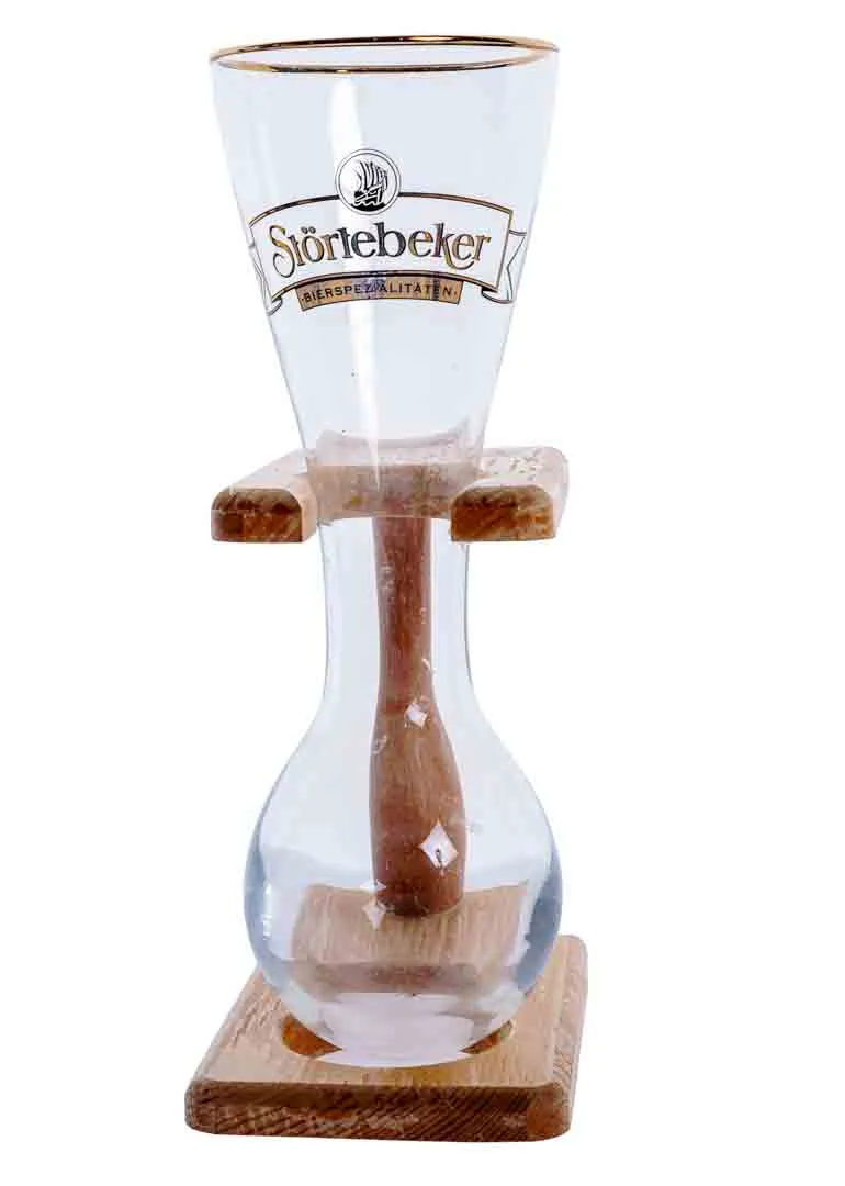 Außergewöhnliches Bierglas im Holzständer – stilecht genießen wie ein Pirat! - Bild 1
