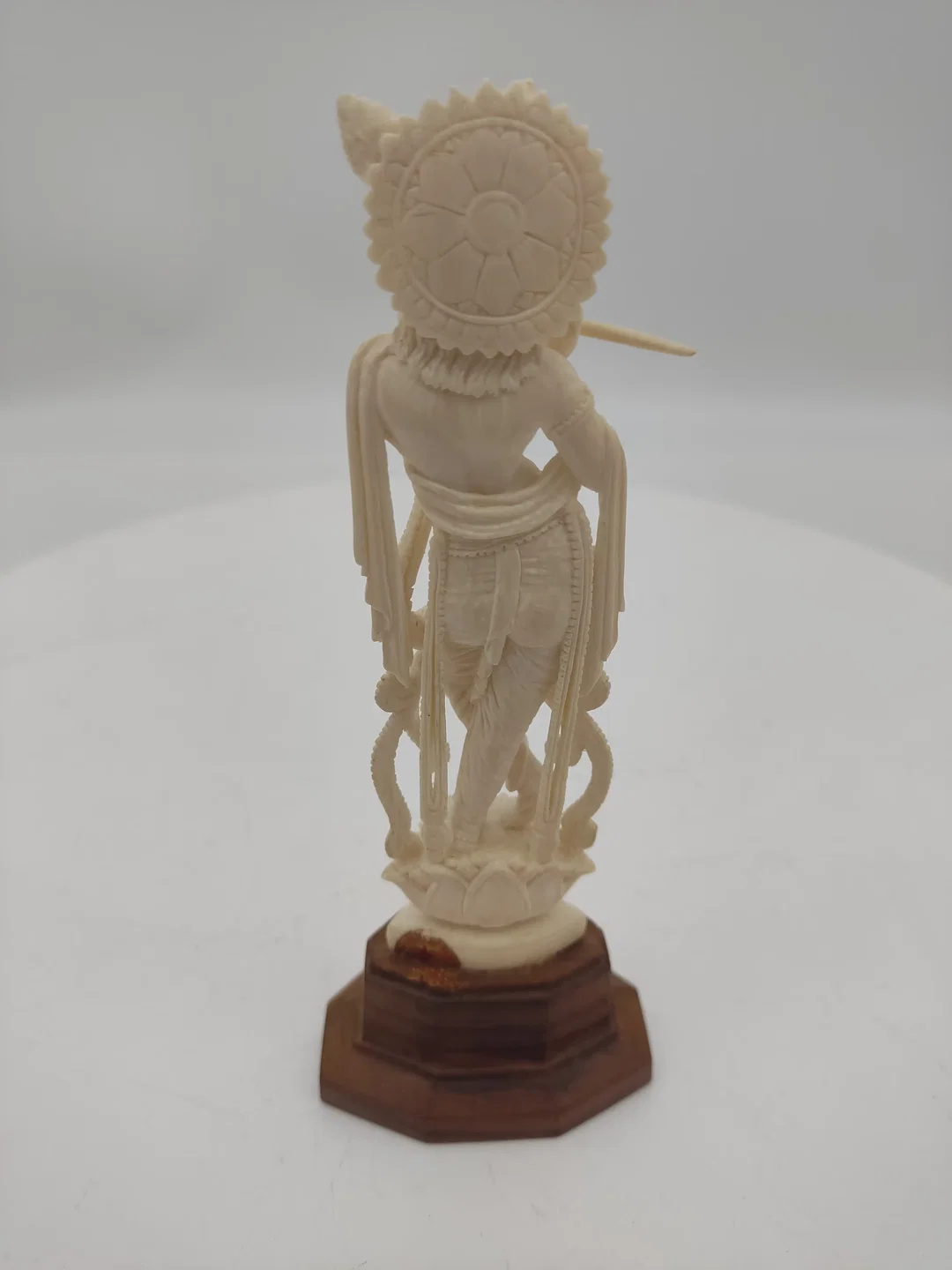Krishna auf Lotusblume Elfenbein Indien Ende 19.JH. – Bild 2