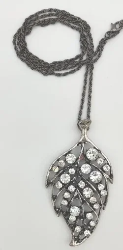 Halskette in Blattform mit Glitzersteinchen und Steinen Gr.75 cm  - Bild 2