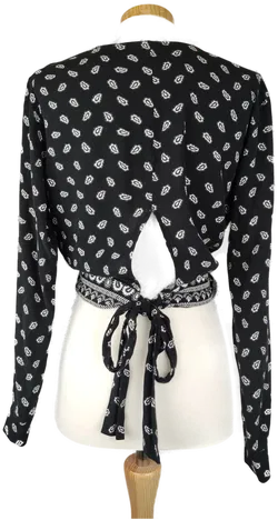 H&M Damen Crop-Bluse schwarz/weiss mit Paisleymuster - M/38 - Bild 2