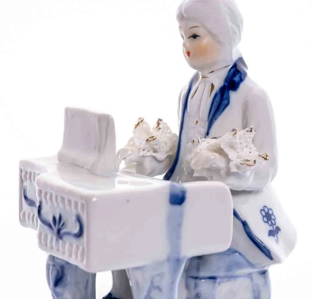 Porzellan/Keramik Spieluhr/Figur Mozart spielt Mozart "Eine kleine Nachtmusik" – Bild 4