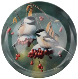 Porzellan Sammlerteller von Edwin M. Knowles, 3er Set, Kollektion Birds of Your Garden, "Ther Cardinal", "The Baltimore Oriole", "The Chickadee", von 1985 mit Wandhalterung – Vorschau 2