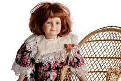 Dekorative Puppe mit Sessel - Hochwertige Qualität - Bild 4