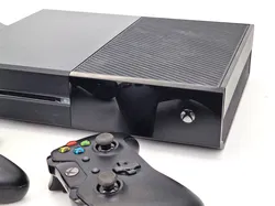 Microsoft Xbox One Set - Xbox One Konsole mit zwei Controllern und Zubehör - Bild 3