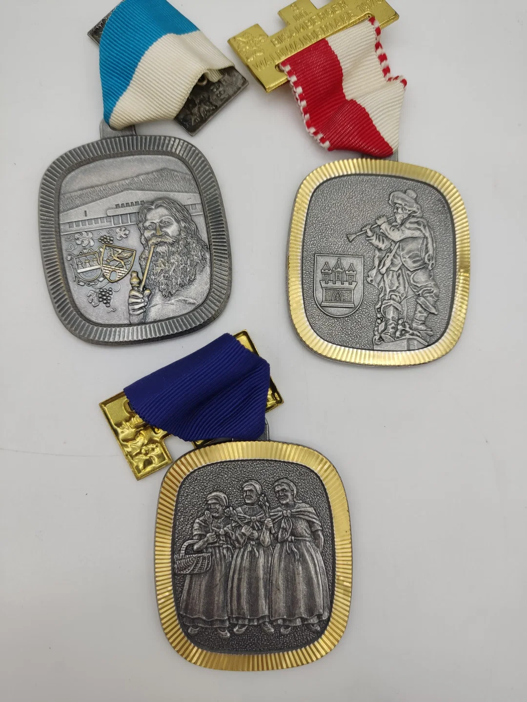 6x Vintage Wanderabzeichen Bisamberg – Bild 3