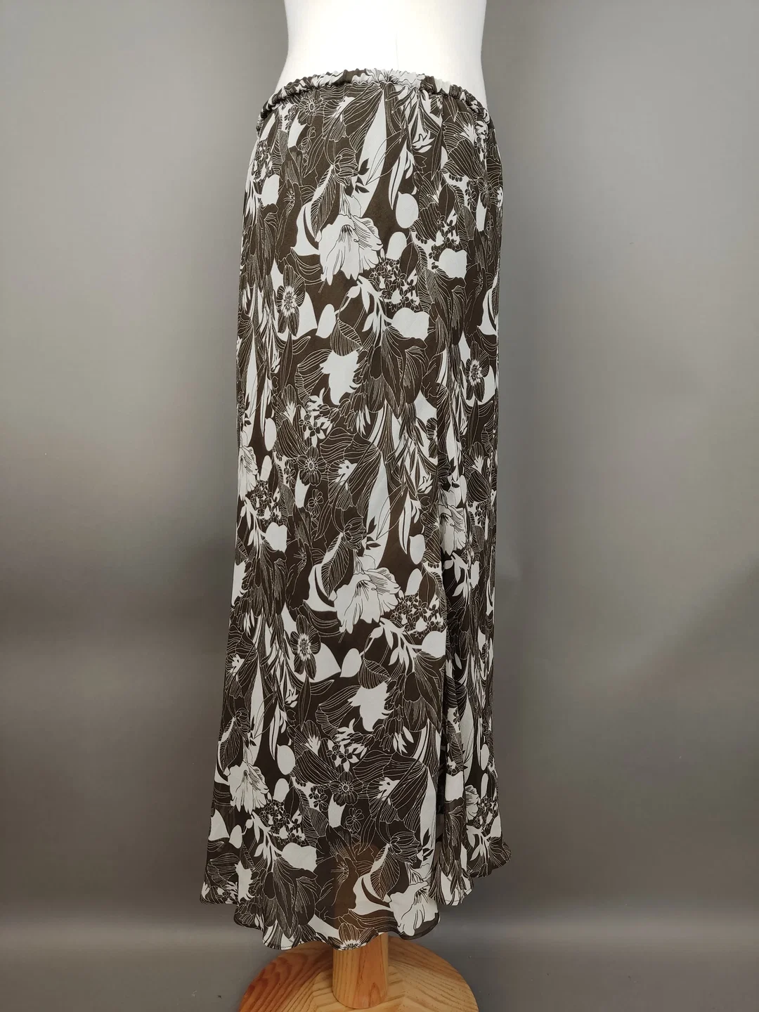 MADELEINE Seidenrock braun mit Blumenmuster - XL/42 – Bild 2