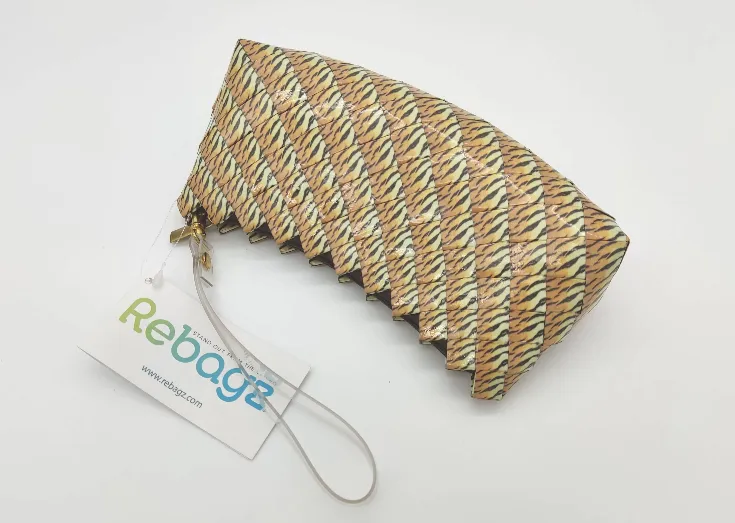 Rebagz Upcycling Damen Clutch, multicolor  – Bild 2