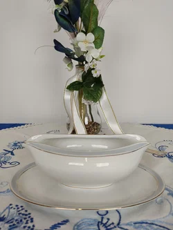 Porzellan-Sauciere KPM Krister mit Goldrand | Vintage-Schatz – Vorschau 2