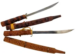 2 Stk. Südostasiatische Schwerter mit geschnitzten Holzgriffen - Bild 3