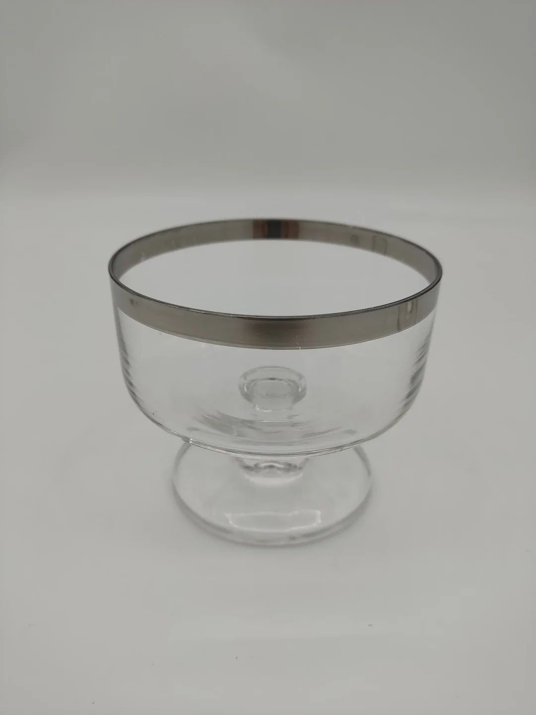 4 Glasschalen mit Silberrand D/9,5 cm – Bild 3