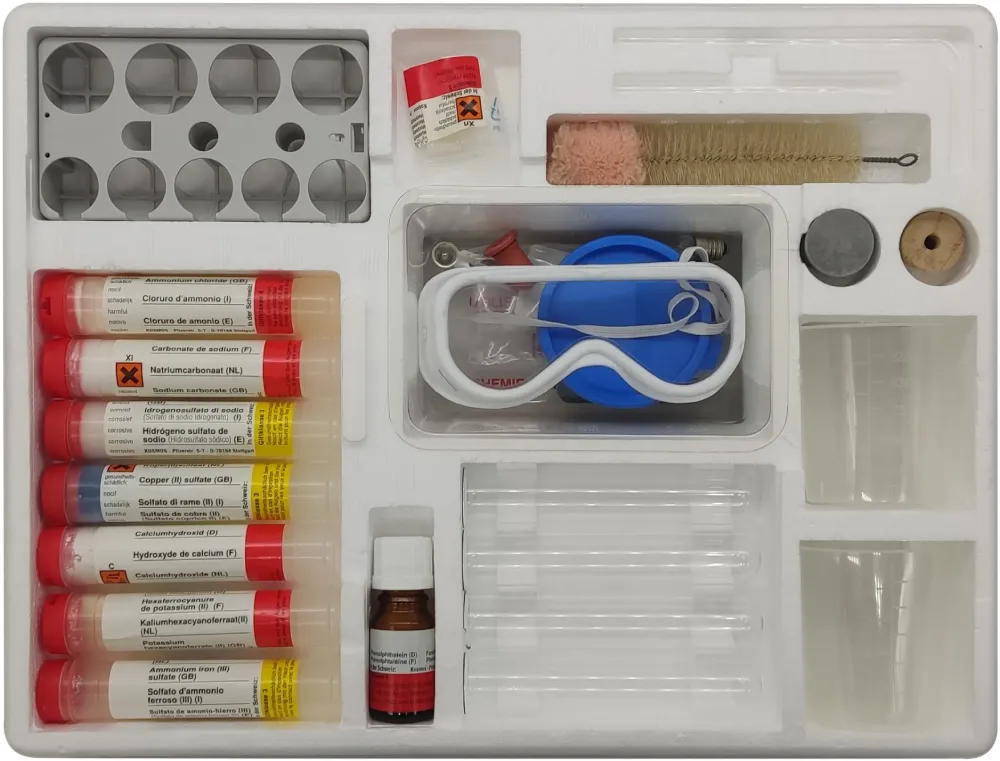 KOSMOS Chemie Basic Experimentierkasten mit 110 Experimenten – Bild 3
