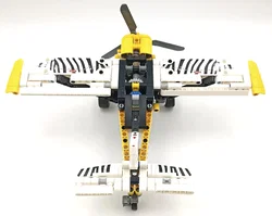 LEGO Technic Propellerflugzeug 42198 - Bild 4