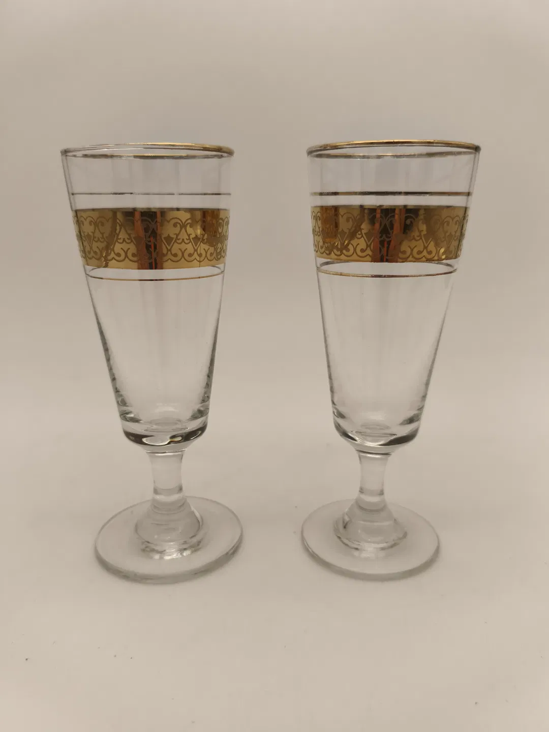 2 Gläser mit Goldverzierung, Weihnachten, Sylvester - Bild 4