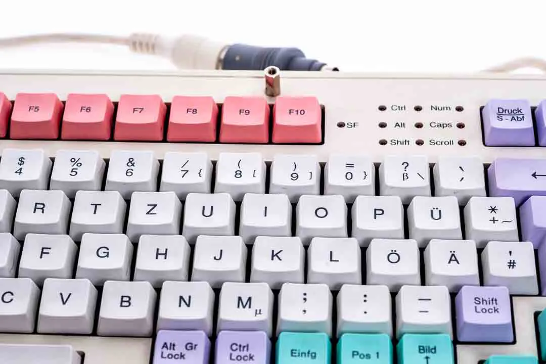 Vintage Serverraum Tastatur/Keyboard mit farbigen Tasten – Bild 2