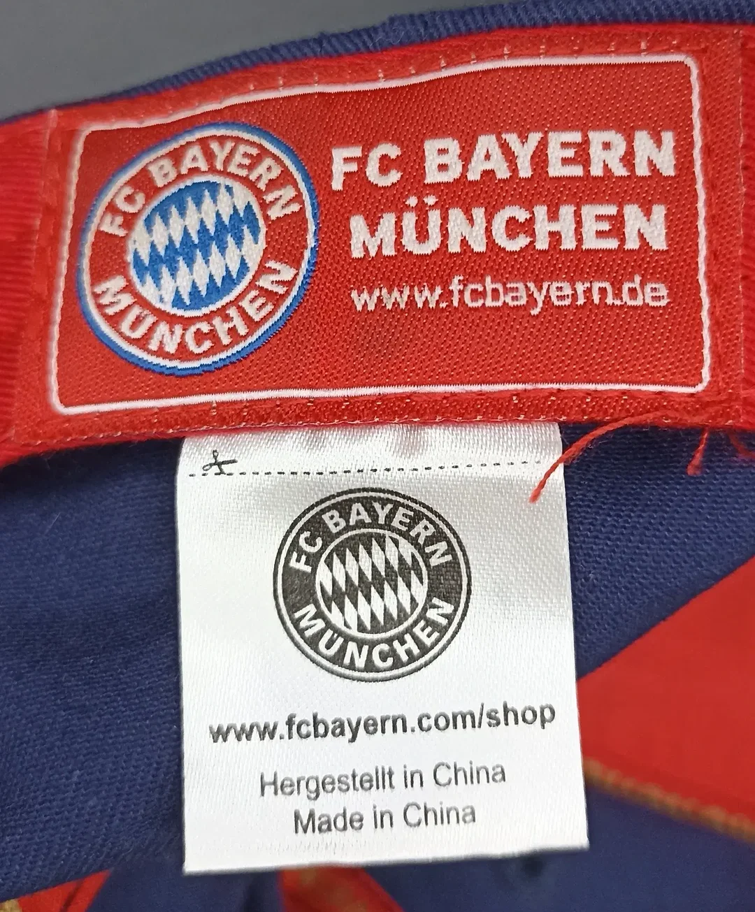 FC Bayern München Schilkappe  – Bild 3