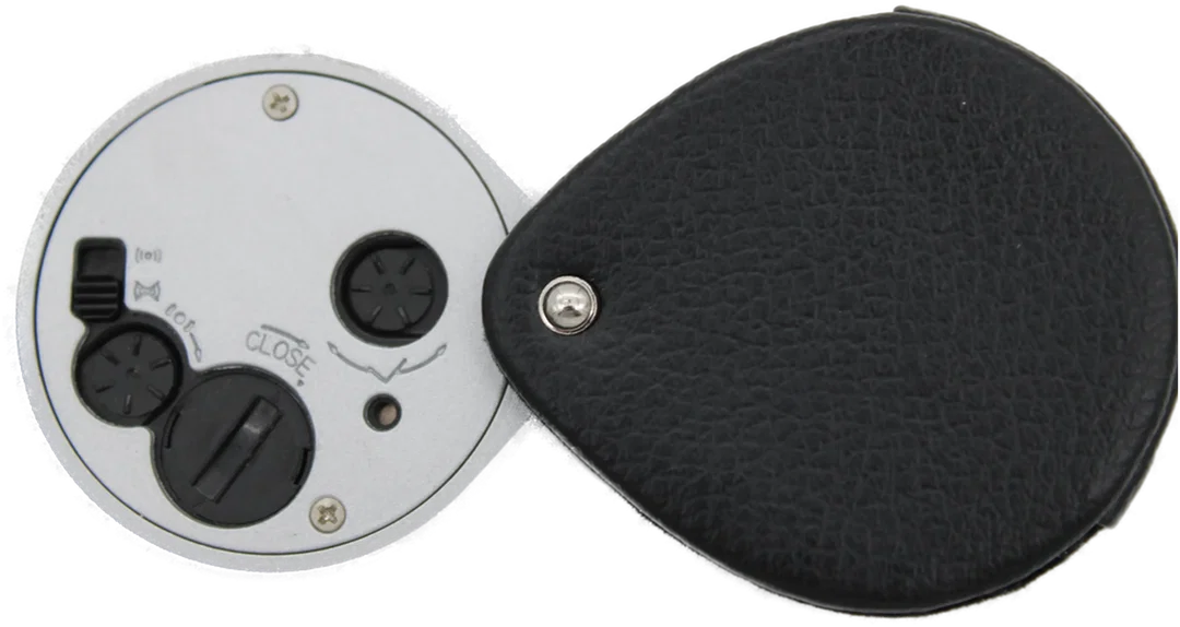 BOSCH Diesel Reisewecker „Lens“ – Retro Alarm Clock mit Weltzeitring – Bild 2