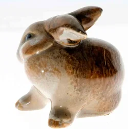 Eduard Klablena für Keramos Wien – Porzellanfigur "Haserl kratzend", No. 501, handbemalt, ca. 5,5 cm, Österreich – Vorschau 2